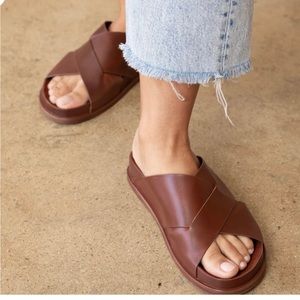 NWOB KELSI DAGGER BROOKLYN Women's Sailor Slide Leather Sandal